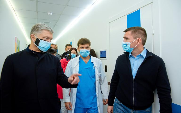 Петр Порошенко в Клинике Святого Николая
